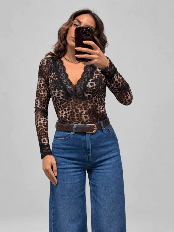 Maglia Aderente con Scollo e Polsini in Pizzo