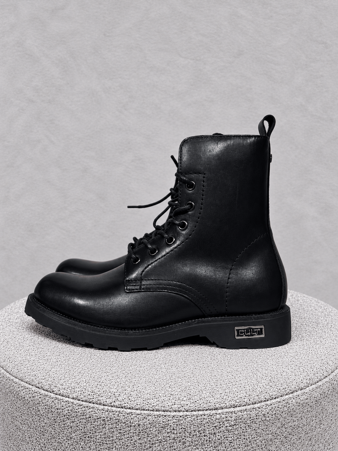 Stivaletto Stringato in Pelle Nera