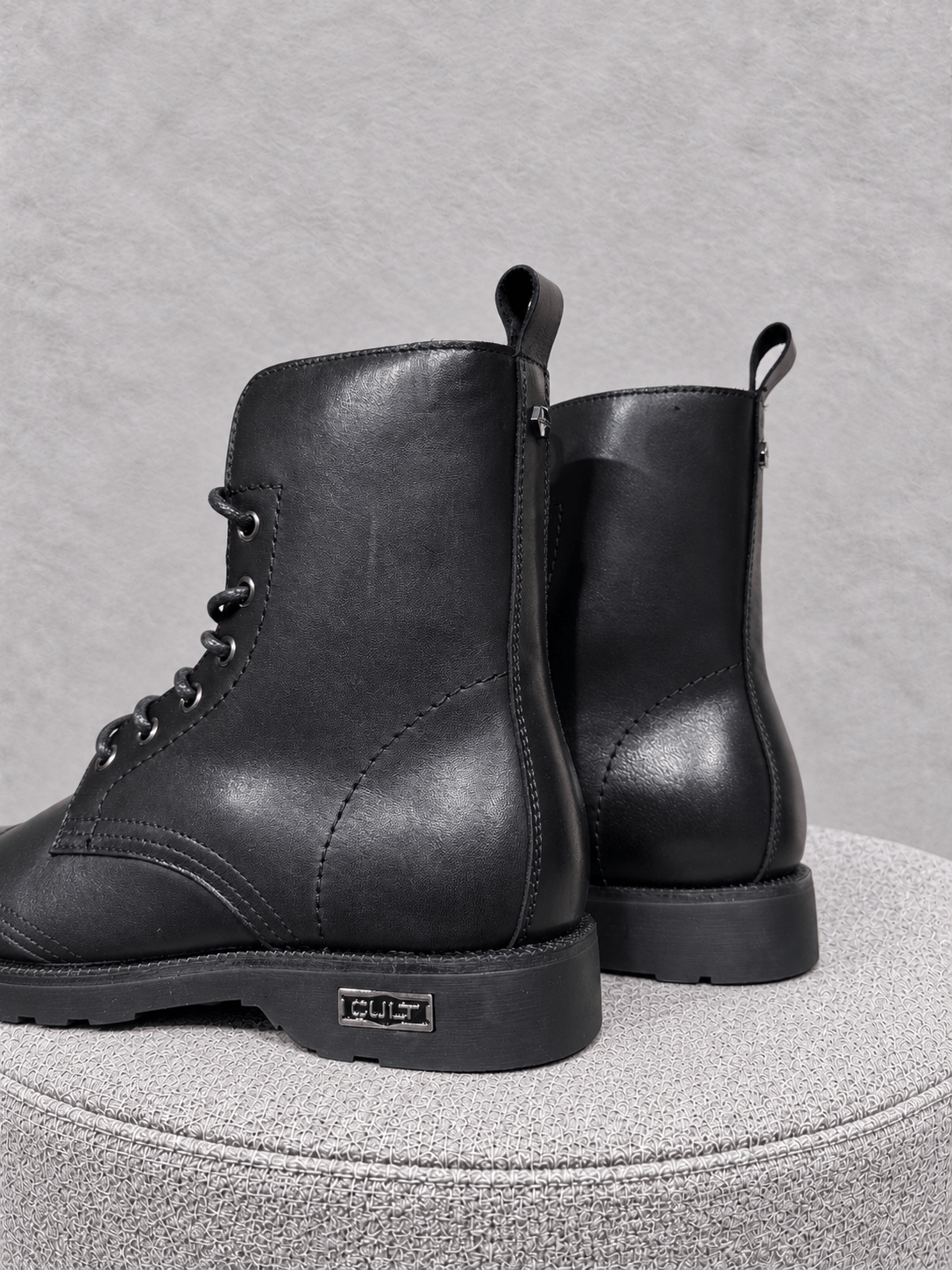 Stivaletto Stringato in Pelle Nera - immagine 2