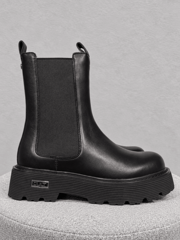 Stivaletto Chelsea Slash in Pelle Nera con Zip